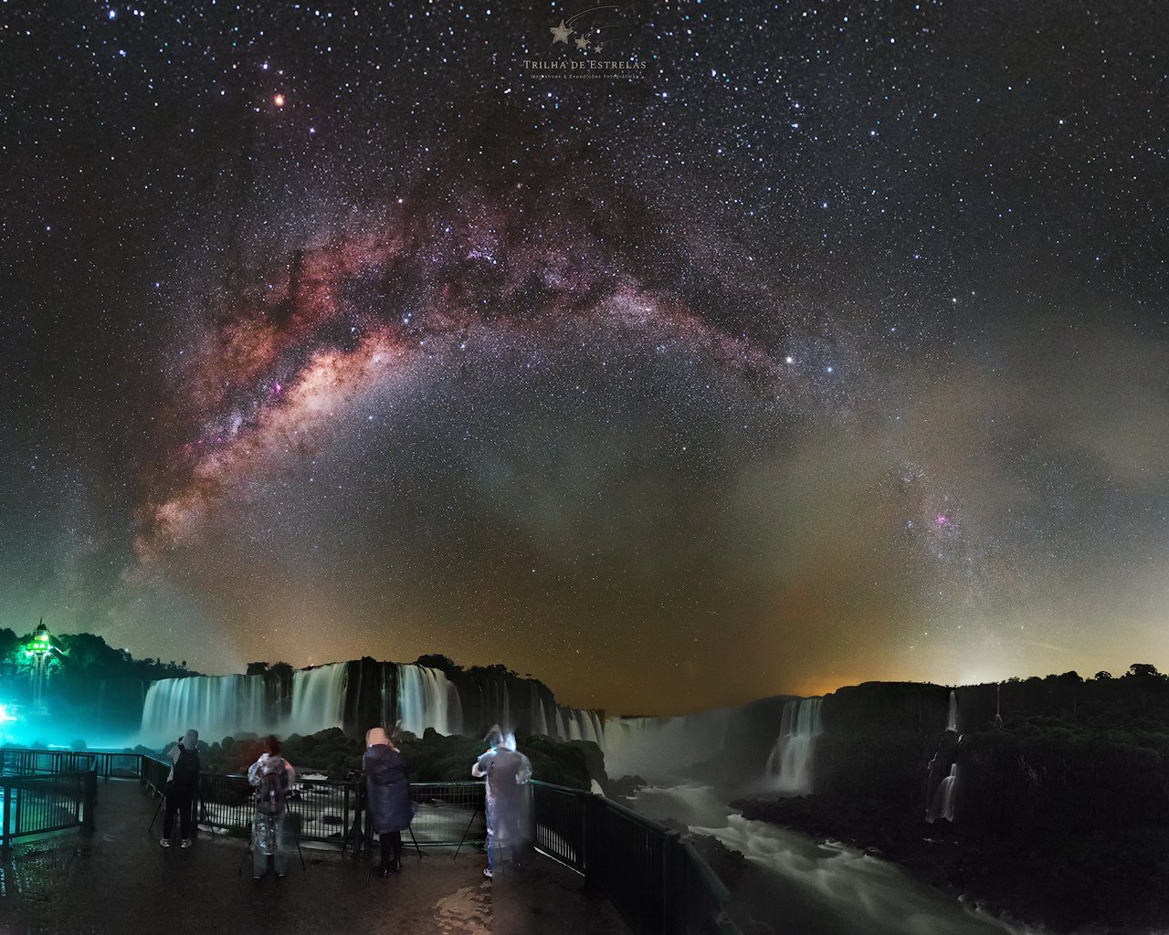 Astrônomo tira fotos incríveis do céu nas Cataratas do Iguaçu.
